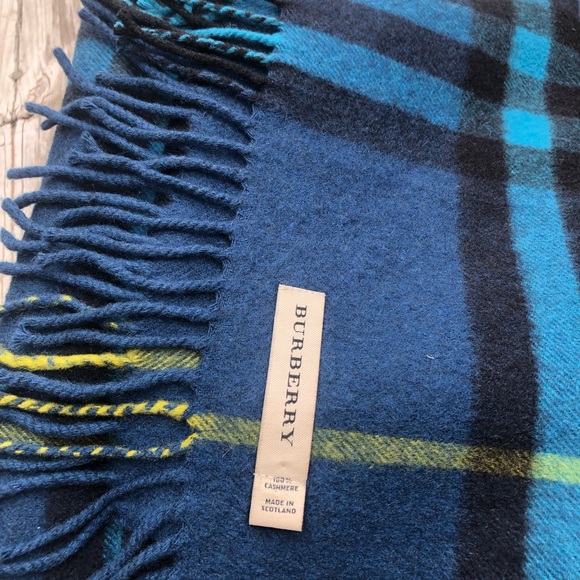 Burberry - Picture 3 of 4